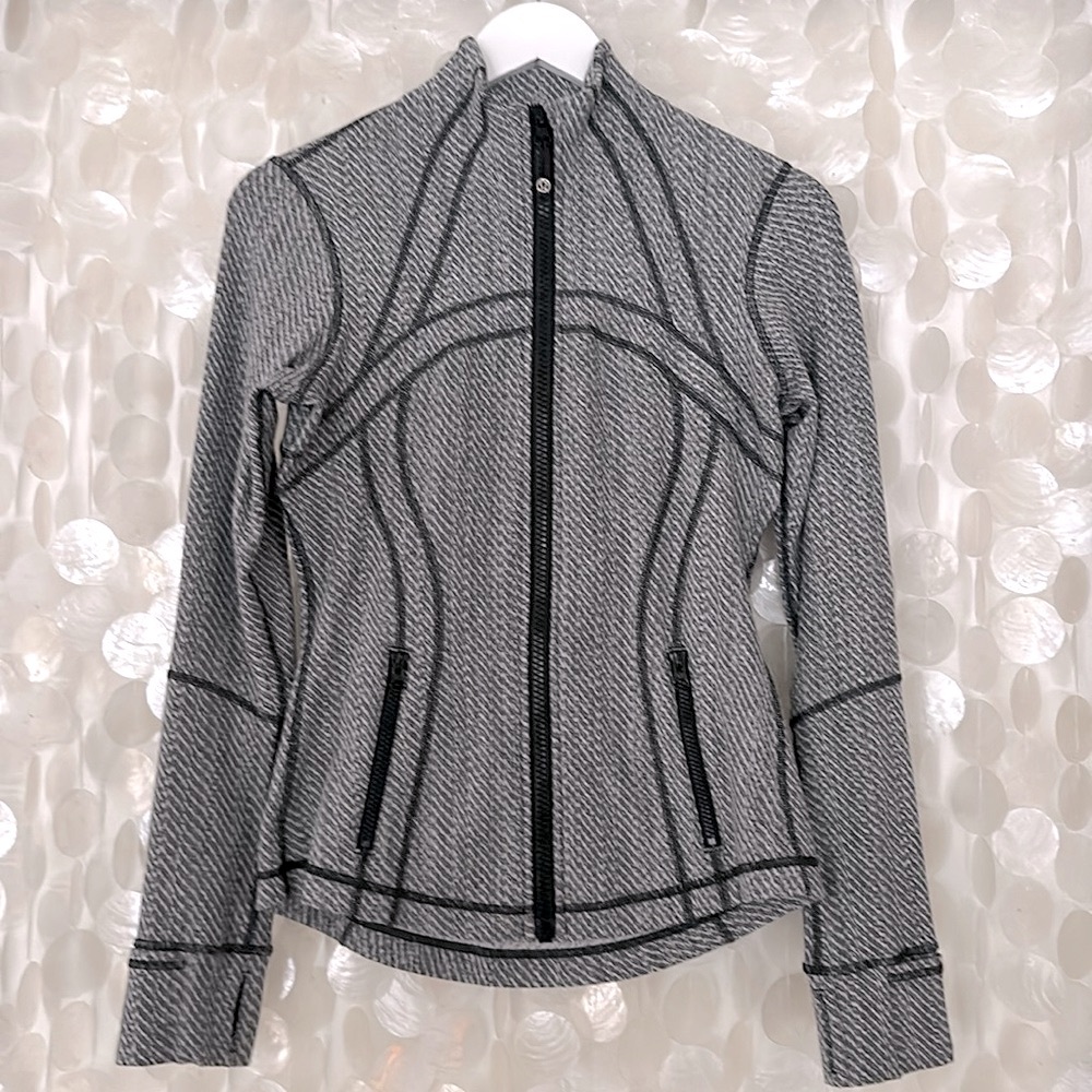 LULULEMON Define Hip-Length Jacket Women’s size 6 🩶🖤 Gray White Black - Picture 13 of 14